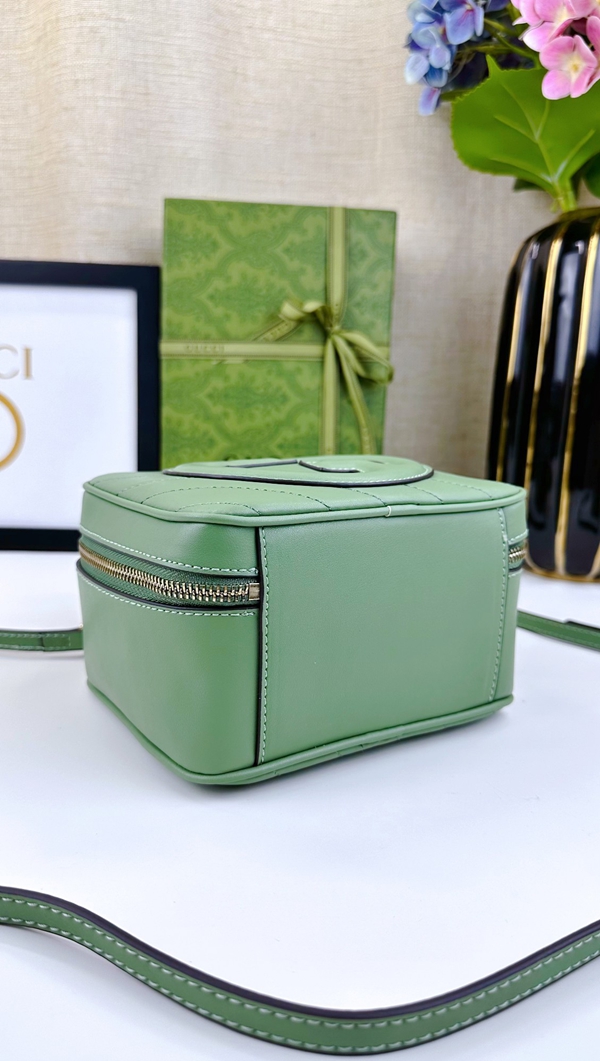 激安グッチバッグコピー角部分ディテール